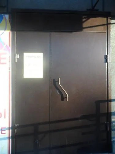 Металлическая дверь на подъезд