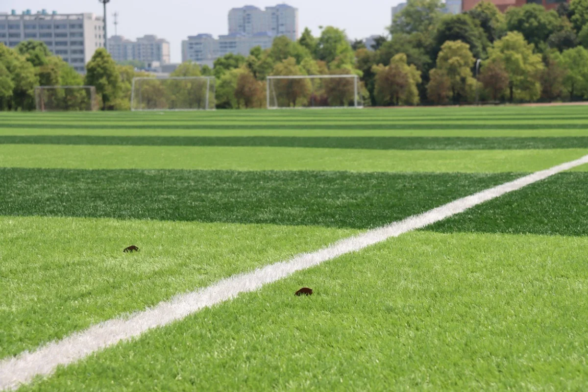Искусственная трава 50 мм для футбольного поля