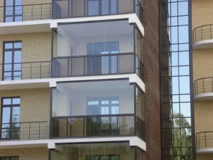 Витражное (панорамное) остекление балконов и лоджий