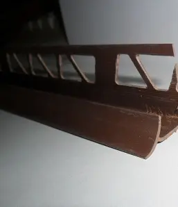Угол внутренний темный шоколад 7-8 мм 2,5 м РОССИЯ