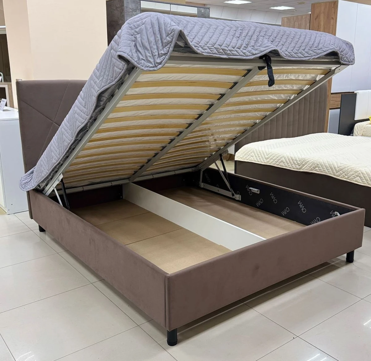 a43kv39wwsrqhwoucea9vlnx0lxb2cxq