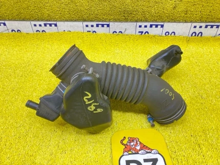 Фото для Патрубок воздушного фильтра TOYOTA LAND CRUISER PRADO/HILUX SURF (б/у)