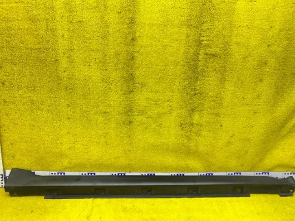 Фото для Накладка на порог SUBARU XV/IMPREZA GP7/GP6/GP3/GP2/GPD/GPE/GJ2/GJ3/GJ6/GJ7 FB20ASZH2F 2012/Цвет G1U прав. (б/у)