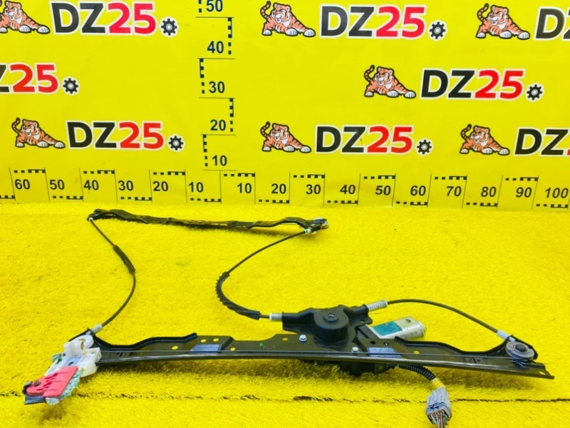 Фото для Стеклоподъемник INFINITI QX56 JA60 VK56DE 2004/Цвет G10 перед. лев. (б/у)