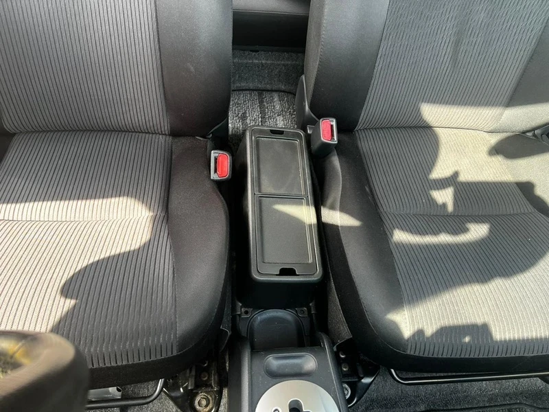 Фото для Бардачок между сиденьями TOYOTA PROBOX NCP165V 1NZFE 2015/Цвет 1E7 перед. (б/у)