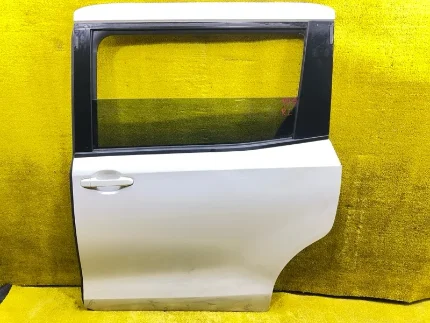 Фото для Дверь боковая TOYOTA VOXY/NOAH/ESQUIRE ZRR80G/ZRR80W/ZRR80/ZRR85G/ZRR85W/ZRR85/ZWR80/ZWR80G/ZWR80W 3ZRFAE 2016/Цвет 070 (б/у)