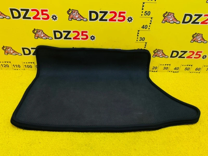 Фото для Коврик багажника LEXUS CT200H ZWA10 2ZRFXE 2012/Цвет 077 задн. (б/у)