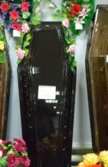 Фото для Полированный гроб черного цвета из дерева